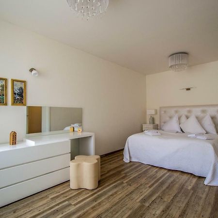 Unique Charles Bridge 2Bdr Apartment. 布拉格 外观 照片