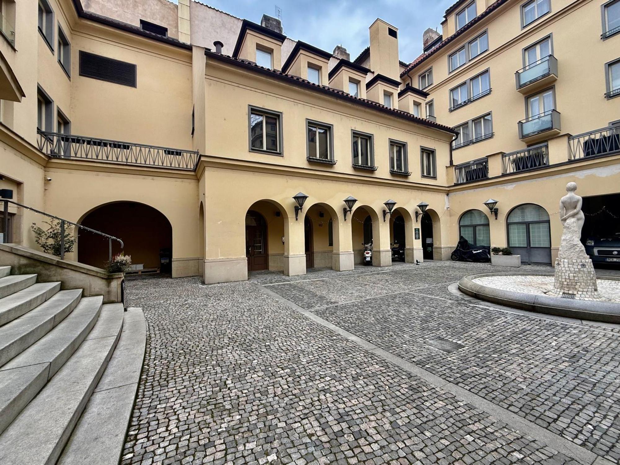 Unique Charles Bridge 2Bdr Apartment. 布拉格 外观 照片